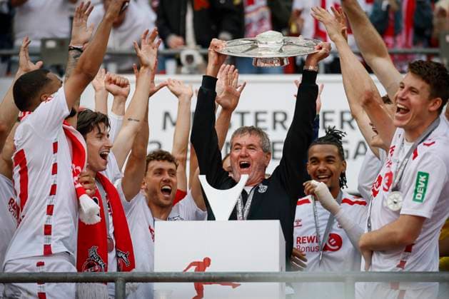 2 Soccer Bundesliga, 1 FC Köln 1 FC Kaiserslautern, 18 05 2025 Friedhelm Funkel Coach 1 FC Köln presents the second division championship trophy 34 Matchday of 2 Soccer Bundesliga, 2 Soccer Bundesliga, 1 FC Köln 1 FC Kaiserslautern on 18 05 2025 at RheinEnergie Stadium in Cologne THE DFL REGULATIONS PROHIBIT ANY USE OF PHOTOS AS PICTURE SEQUENCES AND OR QUASI VIDEO Copyright: xBEAUTIFULxSPORTS AxelxKohringx