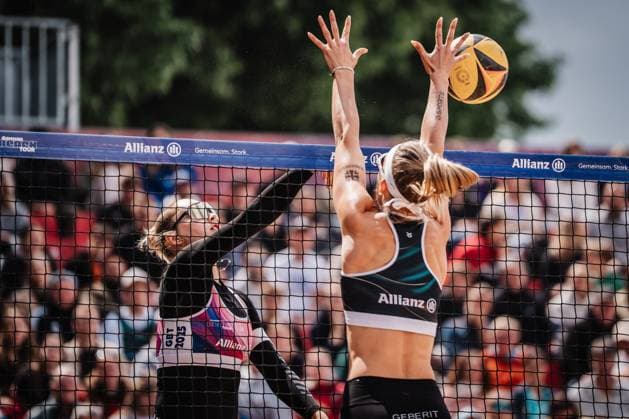 Beach volleyball women Allianz German Beach Tour 2025 Tourstop Düsseldorf 18 05 2025 f l Anna Chiara Reformat against Sandra Ittlinger Düsseldorf Robert Lehr Ufer North Rhine-Westphalia Germany