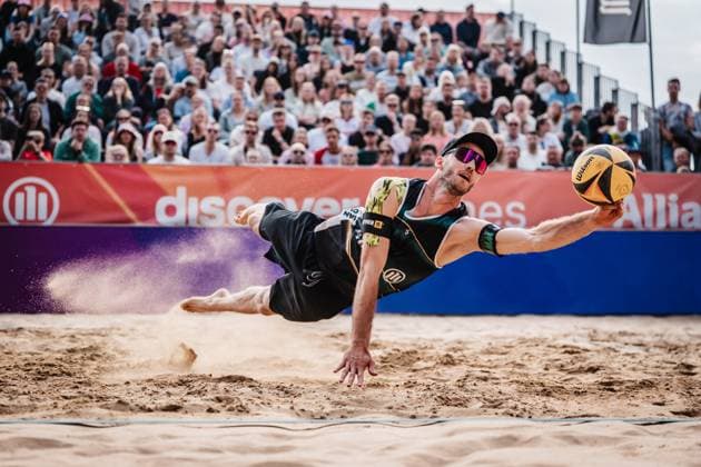 Beach volleyball men Allianz German Beach Tour 2025 Tourstop Düsseldorf 18 05 2025 Clemens Wickler jumps to the ball Düsseldorf Robert Lehr Ufer North Rhine-Westphalia Germany