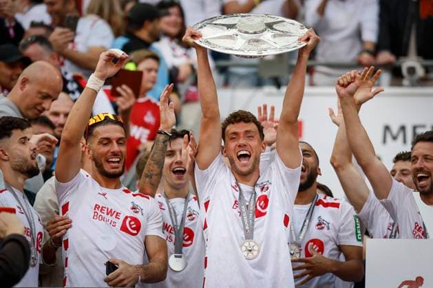 2 Soccer Bundesliga, 1 FC Köln 1 FC Kaiserslautern, 18 05 2025 Luca Waldschmidt 1 FC Köln, 9 presents the Zweitliga Meisterschale 34 Matchday of 2 Soccer Bundesliga, 2 Soccer Bundesliga, 1 FC Köln 1 FC Kaiserslautern on 18 05 2025 at RheinEnergie Stadion in Cologne THE DFL REGULATIONS PROHIBIT ANY USE OF PHOTOS AS PICTURE SEQUENCES AND OR QUASI VIDEO Copyright: xBEAUTIFULxSPORTS AxelxKohringx