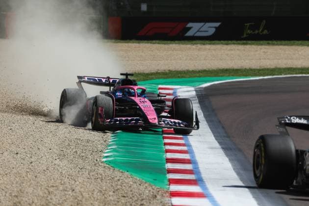Sport Bilder des Tages F1 - EMILIA ROMAGNA GRAND PRIX 2025 10 GASLY Pierre (fra), Alpine F1 Team A525, action during the Formula 1 AWS Gran Premio del Made in Italy e Dell™Emilia-Romagna 2025, Emilia Romagna Grand Prix 2025, 7th round of the 2025 FIA Formula One World Championship, WM, Weltmeisterschaft from May 16 to 18, 2025 on the Autodromo Internazionale Enzo e Dino Ferrari, in Imola, Italy - ImolaItaly  Copyright: xDPPIx