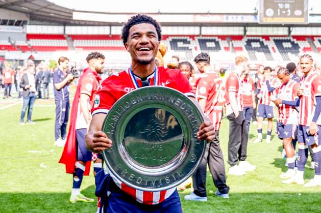 Malik Tillman of PSV Eindhoven lifts the dutch champion scale and celebrates the dutch title , Eredivisie, Sparta Rotterdam v PSV Eindhoven, Sparta stadium - Het Kasteel, May 18, 2025, Rotterdam, Netherlands.
