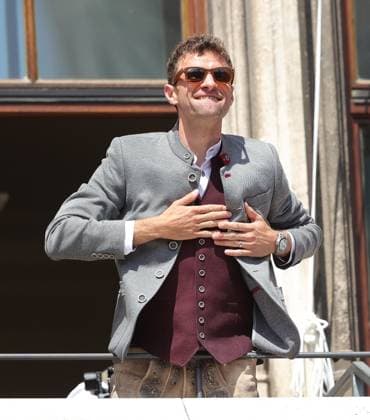 18 05 2025, Champion celebration at Marienplatz Muenchen ,FC Bayern Muenchen German football champion 2025, football, in the picture Thomas Mueller FC Bayern Muenchen farewell