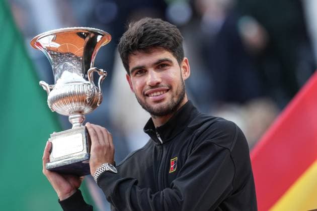 Carlos Alcaraz of Spain with the trophy during the award ceremony after the men singles final match against Jannik Sinner of Italy at the Internazionali BNL d Italia 2025 tennis at Foro Italico in Rome, Italy on may 18, 2025. AntoniettaxBaldassarre