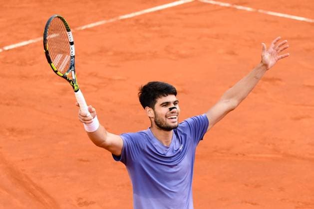 Foto IPP Cavaliere Emiliano. Roma 18 05 2025. Tennis Internazionali d Italia 2025. Nella foto: esulta Carlos Alcaraz. Italy Photo Press - World Copyright italy ITALY  Copyright: xR4924_italyphotopressx
