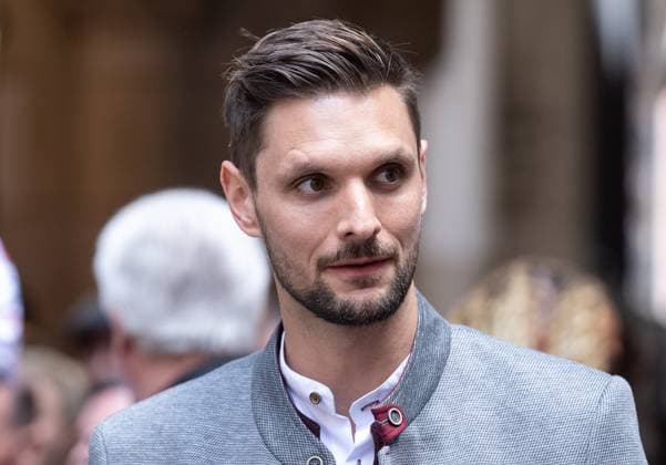 Sven Ulreich Goalkeeper, FC Bayern Muenchen, 26 Reception and championship ceremony FC Bayern Muenchen men and women, Football, Bundesliga, Season 2024 2025, 18 05 2025 Reception and championship ceremony FC Bayern Muenchen men and women, Football, Bundesliga, Season 2024 2025, 18 05 2025 Muenchen Copyright: xEibner-Pressefoto HeikexFeinerx EP_HFR