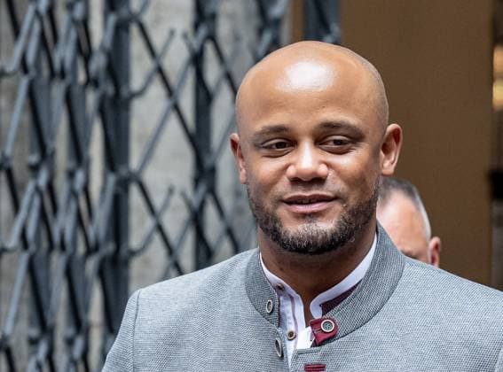 Vincent Kompany Head Coach, FC Bayern Muenchen Reception and Championship Ceremony FC Bayern Muenchen Men and Women, Football, Bundesliga, Season 2024 2025, 18 05 2025 Reception and Championship Ceremony FC Bayern Muenchen Men and Women, Football, Bundesliga, Season 2024 2025, 18 05 2025 Muenchen Copyright: xEibner-Pressefoto HeikexFeinerx EP_HFR