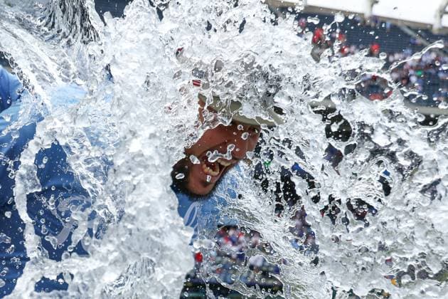 MLB, Baseball Herren, USA 2025: Cardinals Vs Royals MAY 18 May 18, 2025: Kansas City Royals relief pitcher Carlos Estevez (53) is doused by teammates after their 2-1 victory over the St. Louis Cardinals at Kauffman Stadium in Kansas City, MO. David Smith CSM (Credit Image: Â David Smith Cal Media) Kansas City Mo United States of America EDITORIAL USE ONLY Copyright: xx ZUMA-20250518_zma_c04_013.jpg DavidxSmithx csmphotothree384599