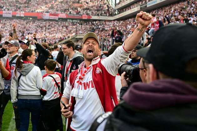 Platzsturm, 1 FC Koeln vs 1 FC Kaiserslautern, 2 Bundesliga, 34 Spieltag, 18 05 2025 DFB regulations prohibit any use of photographs as image sequences and or quasi video Koeln Nordrhein Westfalen Germany Copyright: xkolbert-press MarcxNiemeyerx