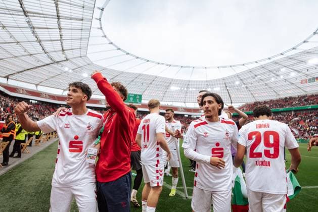 18 05 25, Men, Football, U19 A Junior Bundesliga Final 2025, Bayer 04 Leverkusen U19 1 FC Köln U19, Season 2024 2025, Final Jason Ponente Ramirez 1 FC Köln U19 and Finn Gromzick cheering with the team after winning the championship Leverkusen BayArena NRW Germany