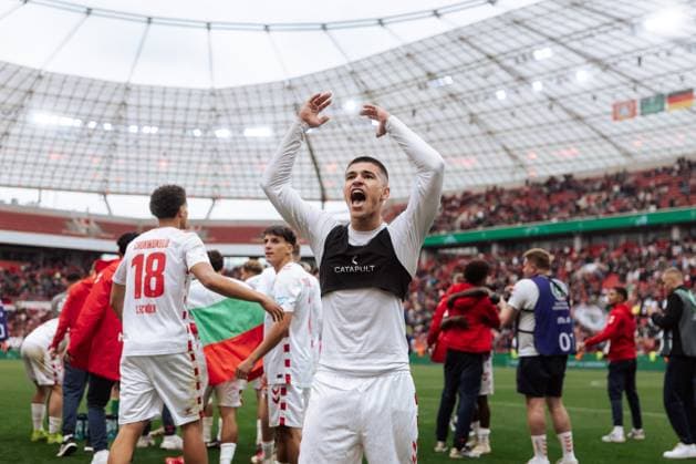18 05 25, Men, Football, U19 A Junior Bundesliga Final 2025, Bayer 04 Leverkusen U19 1 FC Köln U19, Season 2024 2025, Final San Luca Spitali 1 FC Köln U19 Scream and cheer in front of the stands after winning the championship Leverkusen BayArena NRW Germany