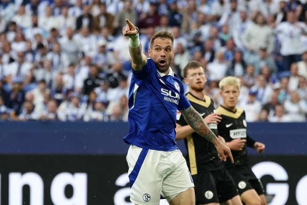 Sport Themen der Woche KW20 Sport Bilder des Tages Fußball, 2. Bundesliga: FC Schalke 04 - SV Elversberg, 34. Spieltag, Veltins Arena, DFB DFL REGULATIONS PROHIBIT ANY USE OF PHOTOGRAPHS AS IMAGE SEQUENCES AND OR QUASI-VIDEO. *** Soccer, 2 Bundesliga FC Schalke 04 SV Elversberg, Matchday 34, Veltins Arena, DFB DFL REGULATIONS PROHIBIT ANY USE OF PHOTOGRAPHS AS IMAGE SEQUENCES AND OR QUASI VIDEO Copyright: JoachimxBywaletz xJB-Sportfoto