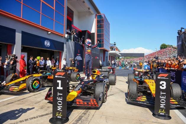 MOTORI - Formula 1 - AWS Gran Premio del Made in Italy e dell Emilia Romagna 2025 - Race Max Verstappen (NED) - Oracle Red Bull Racing - Red Bull RB21 - Honda RBPT celebrating victory of the race of Formula 1 AWS Gran Premio del Made in Italy e dell Emilia Romagna 2025 - Autodromo Enzo e Dino Ferrari, Imola (BO) Italy from 15th to 18th May 2025, Imola Italy  Copyright: xIPAxSport ABACAx
