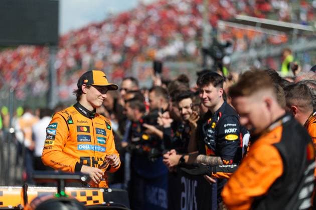MOTORI - Formula 1 - AWS Gran Premio del Made in Italy e dell Emilia Romagna 2025 - Race Oscar Piastri (AUS) - McLaren Formula 1 Team - McLaren MCL39 - Mercedes during Formula 1 AWS Gran Premio del Made in Italy e dell Emilia Romagna 2025 - Autodromo Enzo e Dino Ferrari, Imola (BO) Italy from 15th to 18th May 2025, Imola Italy  Copyright: xIPAxSport ABACAx