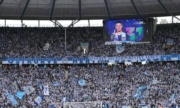 Scoreboard with Marton Dardai, Herthafans Ostkurve Sport Football Soccer DFL 2 Bundesliga Men 34 Matchday Season 2024 2025 18 05 2025 Hertha BSC Berlin vs Hannover 96 DFL regulations prohibit any use of photographs as image sequences and or quasi video