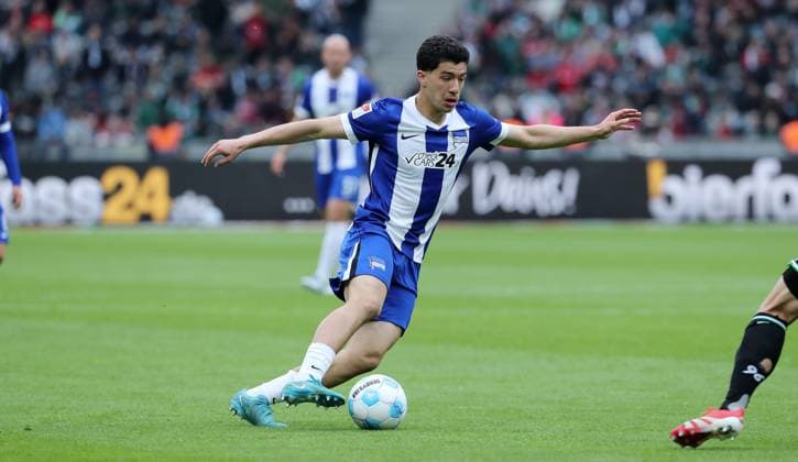 Ibrahim Maza on the ball Single image Crop action Sport Soccer Football DFL 2 Bundesliga Men 34 Matchday Season 2024 2025 18 05 2025 Hertha BSC Berlin vs Hannover 96 DFL regulations prohibit any use of photographs as image sequences and or quasi video
