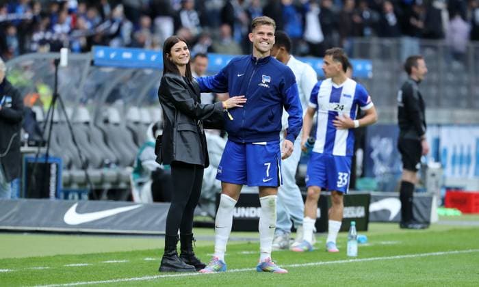 Florian Niederlechner and wife Melanie Sport Soccer Football DFL 2 Bundesliga Men 34 Matchday Season 2024 2025 18 05 2025 Hertha BSC Berlin vs Hannover 96 DFL regulations prohibit any use of photographs as image sequences and or quasi video