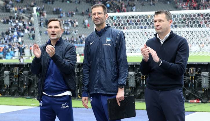 Coach Stefan Leitl, goalkeeping coach Andre Mijatovic, sports director Benjamin Weber clap to the fans Sports Football Soccer DFL 2 Bundesliga Men 34 Matchday Season 2024 2025 18 05 2025 Hertha BSC Berlin vs Hannover 96 DFL regulations prohibit any use of photographs as image sequences and or quasi video
