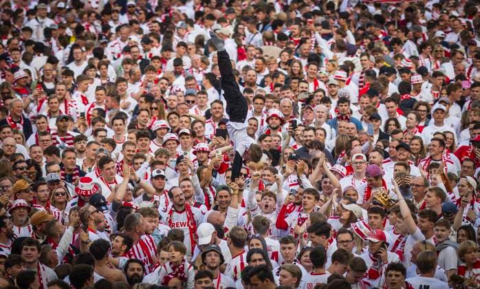 Cologne, Germany 18th May 2025 FC fans storm the pitch KIND TURNING WITH HIS FATHER 1 FC Köln 1 FC Kaiserslautern 18 05 2025