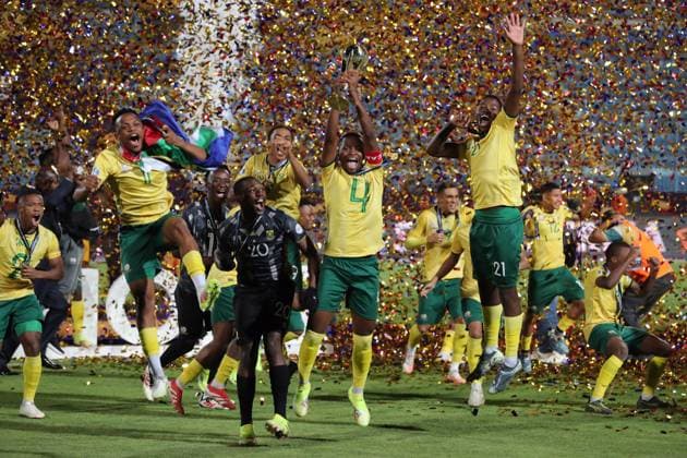 Bilder des Jahres 2025, Sport 05 Mai Sport Themen der Woche KW20 Sport Bilder des Tages U20 Caf Africa Cup of Nations - South Africa vs Morocco South Africa players celebrate winning the men U20 CAF Africa Cup of Nations Final match between South Africa and Morocco at the Air Defense Stadium in Cairo, Egypt on May 18, 2025. Cairo Egypt Copyright: xMatrixxImagesx xKhaledxElfiqix 