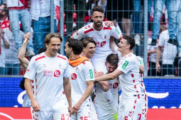 2 Soccer Bundesliga, 1 FC Köln 1 FC Kaiserslautern, 18 05 2025 Mark Uth cheers for 4 0 1 FC Köln, 13 Uth is carried on shoulders by Jan Thielmann 1 FC Köln, 29 2 Soccer Bundesliga, 1 FC Köln 1 FC Kaiserslautern, Cologne, RheinEnergiestadion on 18 05 2025 DFL REGULATIONS PROHIBIT ANY USE OF PHOTOGRAPHS AS IMAGE SEQUENCES AND OR QUASI VIDEO Copyright: xBEAUTIFULxSPORTS Wunderlx