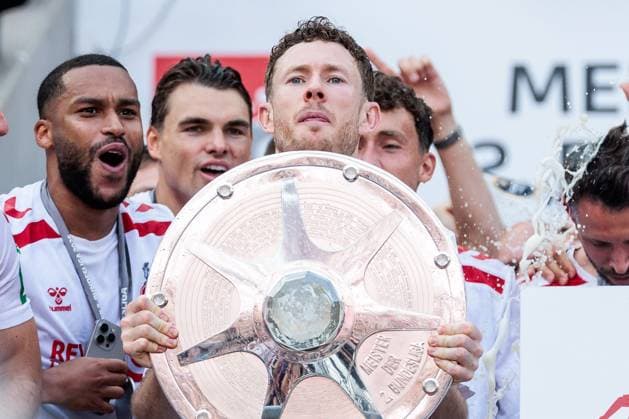 2 Soccer Bundesliga, 1 FC Köln 1 FC Kaiserslautern, 18 05 2025 German champion of the 2 Soccer Bundesliga 1 FC Köln Florian Kainz 1 FC Köln, 11 with bowl 2 Soccer Bundesliga, 1 FC Köln 1 FC Kaiserslautern, Köln, RheinEnergiestadion on 18 05 2025 DFL REGULATIONS PROHIBIT ANY USE OF PHOTOGRAPHS AS IMAGE SEQUENCES AND OR QUASI VIDEO Copyright: xBEAUTIFULxSPORTS Wunderlx