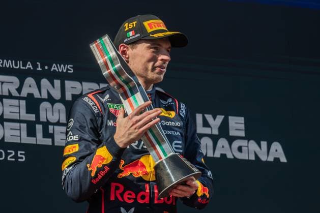 Bilder des Jahres 2025, Sport 05 Mai Sport Themen der Woche KW20 Sport Bilder des Tages May 18, 2025, Imola, Italy: Max Verstappen of the Netherlands and Oracle Red Bull Racing on the podium during the Formula One Emilia Romagna Grand Prix. Imola Italy - ZUMAs197 20250518_aaa_s197_341 Copyright: xJayxHiranox