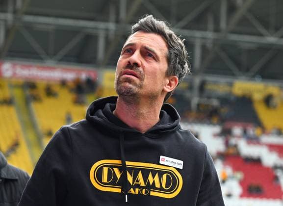 Trainer Thomas Stamm (Dresden), 17.05.2025, Fussball, GER, Saison 2024 2025, 3. Liga, Dritte Liga, 38. Spieltag, Rudolf-Harbig-Stadion Dresden, SG Dynamo Dresden - SpVgg Unterhaching, DFB AND DFL REGULATIONS PROHIBIT ANY USE OF PHOTOGRAPHS as IMAGE SEQUENCES and or QUASI-VIDEO, *** Coach Thomas Stamm Dresden , 17 05 2025, Soccer, GER, Season 2024 2025, 3 Liga, Dritte Liga, 38 Matchday, Rudolf Harbig Stadion Dresden, SG Dynamo Dresden SpVgg Unterhaching, DFB AND DFL REGULATIONS PROHIBIT ANY USE OF PHOTOGRAPHS as IMAGE SEQUENCES and or QUASI VIDEO,