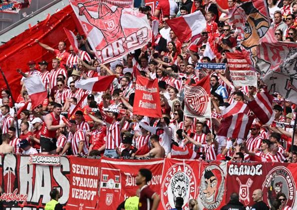 18 05 2025, xsltx, Soccer 2 Bundesliga, SV Darmstadt 98 Jahn Regensburg v l DFL DFB REGULATIONS PROHIBIT ANY USE OF PHOTOGRAPHS as IMAGE SEQUENCES and or QUASI VIDEO