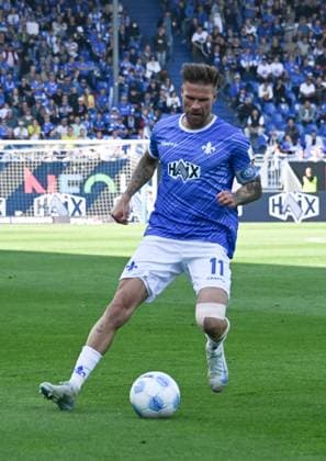 18 05 2025, xsltx, Soccer 2 Bundesliga, SV Darmstadt 98 Jahn Regensburg v l Tobias Kempe SV Darmstadt 98 DFL DFB REGULATIONS PROHIBIT ANY USE OF PHOTOGRAPHS as IMAGE SEQUENCES and or QUASI VIDEO