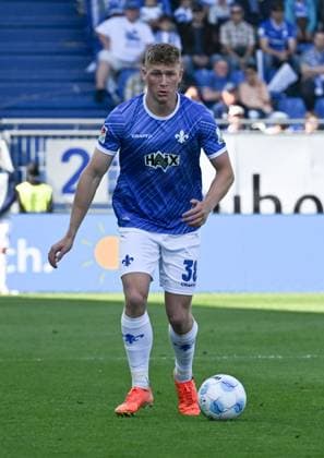 18 05 2025, xsltx, Soccer 2 Bundesliga, SV Darmstadt 98 Jahn Regensburg v l Clemens Riedel SV Darmstadt 98 DFL DFB REGULATIONS PROHIBIT ANY USE OF PHOTOGRAPHS as IMAGE SEQUENCES and or QUASI VIDEO