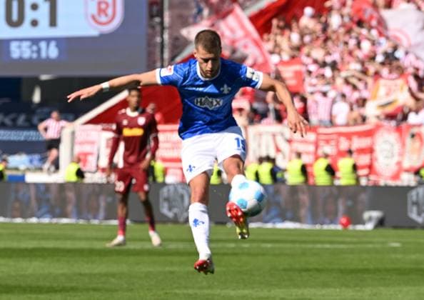 18 05 2025, xsltx, Soccer 2 Bundesliga, SV Darmstadt 98 Jahn Regensburg v l Fabian Nürnberger SV Darmstadt 98 DFL DFB REGULATIONS PROHIBIT ANY USE OF PHOTOGRAPHS as IMAGE SEQUENCES and or QUASI VIDEO