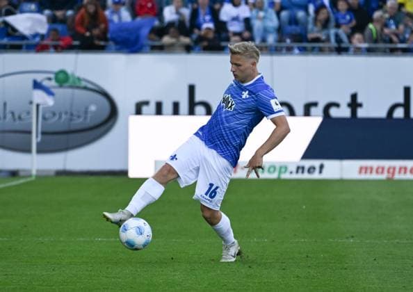 18 05 2025, xsltx, Soccer 2 Bundesliga, SV Darmstadt 98 Jahn Regensburg v l Andreas Müller SV Darmstadt 98 DFL DFB REGULATIONS PROHIBIT ANY USE OF PHOTOGRAPHS as IMAGE SEQUENCES and or QUASI VIDEO