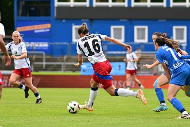 Soccer I Women I Season 2024 2025 I 2 Bundesliga I 26 Matchday I SV Meppen Hamburger SV I 18 05 2025 Christin Meyer 16, Hamburger SV on the ball Meppen Hänsch Arena Lower Saxony Germany Copyright: xLobeca FelixxSchlikisx