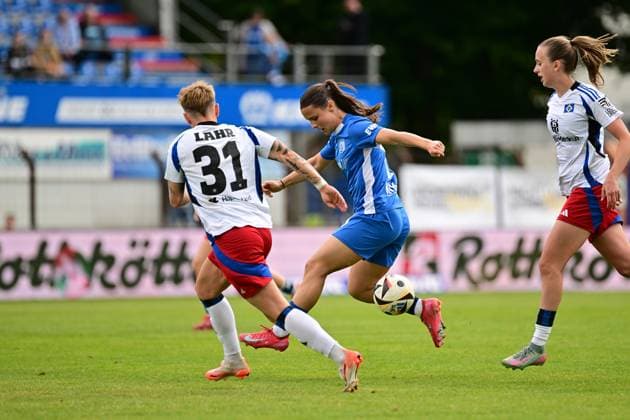 Soccer I Women I Season 2024 2025 I 2 Bundesliga I 26 Matchday I SV Meppen Hamburger SV I 18 05 2025 Jobina Verena Lahr 31, Hamburger SV Sarah Preuss 11, SV Meppen 1912 e V Meppen Hänsch Arena Niedersachsen Germany Copyright: xLobeca FelixxSchlikisx