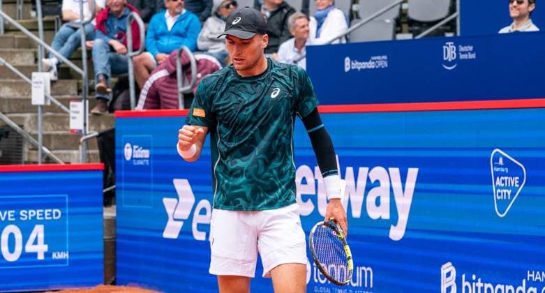 19 05 2025, ATP 500, Tennis, Men, Hamburg Open, Hamburg, Raphael Collignon Belgium Brandon Nakashima USA Raphael Collignon Belgium cheers Hamburg Tennis Stadium Am Rothenbaum Hamburg Germany