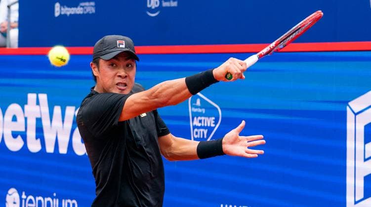 19 05 2025, ATP 500, Tennis, Men, Hamburg Open, Hamburg, Raphael Collignon Belgium Brandon Nakashima USA Brandon Nakashima USA Hamburg Tennis Stadium Am Rothenbaum Hamburg Germany