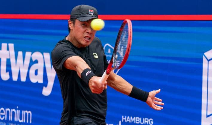 19 05 2025, ATP 500, Tennis, Men, Hamburg Open, Hamburg, Raphael Collignon Belgium Brandon Nakashima USA Brandon Nakashima USA Hamburg Tennis Stadium Am Rothenbaum Hamburg Germany