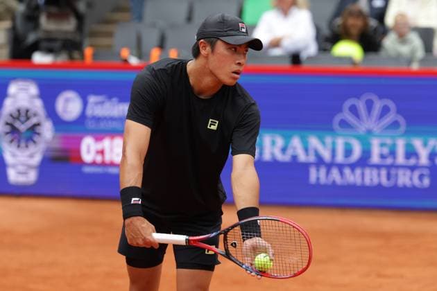 GER, Hamburg, xFSx, ATP500 Mens Tennis Tournament Bitpanda Hamburg Open 2025, Sixteenth Final 19 05 2025 Brandon Nakashima USA makes a serve Copyright: HMBxMedia FernandoxSoares