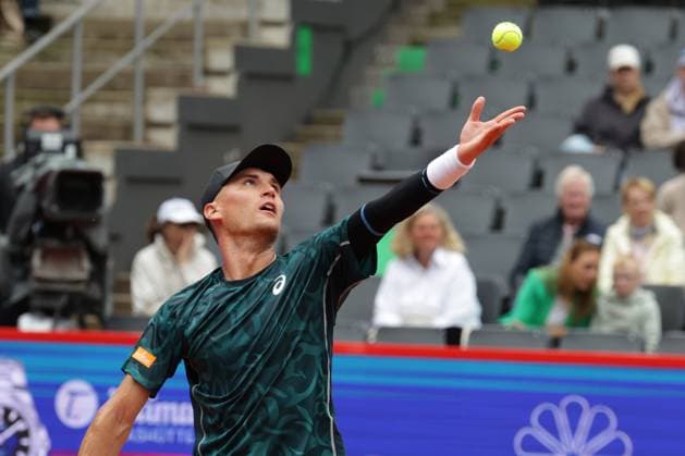 GER, Hamburg, xFSx, ATP500 Mens Tennis Tournament Bitpanda Hamburg Open 2025, Sixteenth-final 19 05 2025 Raphael Collignon BEL makes a serve Copyright: HMBxMedia FernandoxSoares