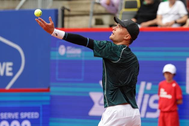 GER, Hamburg, xFSx, ATP500 Mens Tennis Tournament Bitpanda Hamburg Open 2025, Sixteenth-final 19 05 2025 Raphael Collignon BEL makes a serve Copyright: HMBxMedia FernandoxSoares
