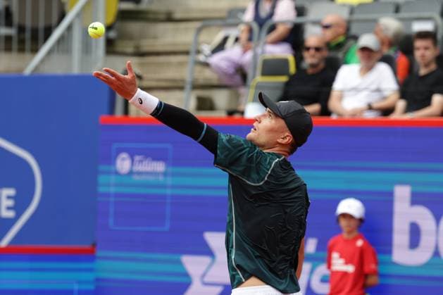 GER, Hamburg, xFSx, ATP500 Mens Tennis Tournament Bitpanda Hamburg Open 2025, Sixteenth-final 19 05 2025 Raphael Collignon BEL makes a serve Copyright: HMBxMedia FernandoxSoares