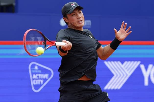 GER, Hamburg, xFSx, ATP500 Mens Tennis Tournament Bitpanda Hamburg Open 2025, Sixteenth Final 19 05 2025 Brandon Nakashima USA plays a forehand Copyright: HMBxMedia FernandoxSoares