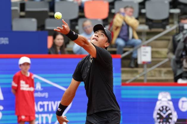 GER, Hamburg, xFSx, ATP500 Mens Tennis Tournament Bitpanda Hamburg Open 2025, Sixteenth Final 19 05 2025 Brandon Nakashima USA makes a serve Copyright: HMBxMedia FernandoxSoares