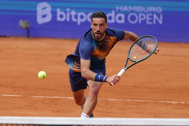 GER, Hamburg, xFSx, ATP500 Mens Tennis Tournament Bitpanda Hamburg Open 2025, Sixteenth Final 19 05 2025 Damir Dzumhup BIH plays a backhand Copyright: HMBxMedia FernandoxSoares