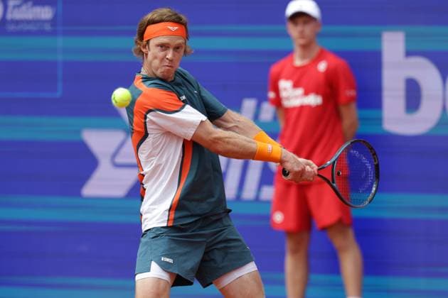 GER, Hamburg, xFSx, ATP500 Mens Tennis Tournament Bitpanda Hamburg Open 2025, Sixteenth Final 19 05 2025 Andrey Rublev RUS plays a backhand Copyright: HMBxMedia FernandoxSoares