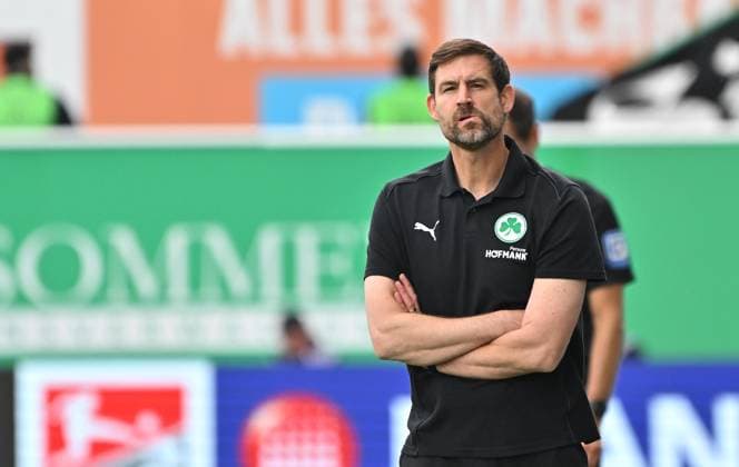 18 05 2025 Soccer Season 2024 2025 2 Soccer Bundesliga 34 Matchday SpVgg Greuther Fürth Kleeblatt Hamburger HSV Hamburg HSV Sportfoto Zink MeZi xmexzix DFL regulations prohibit any use of photographs as image sequences and or quasi video only for editorial use Thomas Kleine Trainer SpVgg Greuther Fürth
