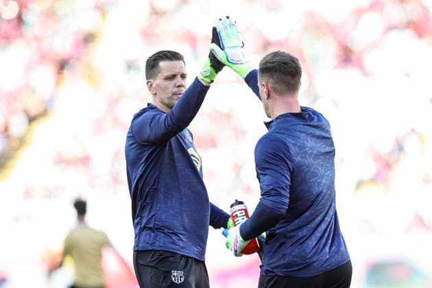 FC Barcelona, Barca Vs Villarreal CF - La Liga EA Sports Wojciech Szczesny of FC Barcelona and Ter Stegen of FC Barcelona participate in the La Liga EA Sports match between FC Barcelona and Villarreal CF at Olimpic Lluis Companys in Barcelona, Spain, on May 18, 2025. Barcelona Spain  Copyright: xGongorax originalFilename:bonilla-fcbarcel250518_npxHY.jpg
