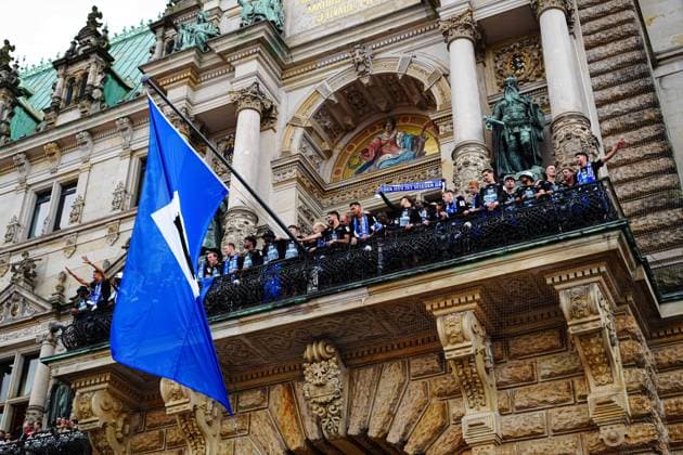 Hamburger SV on Rathausbalkon GER, Hamburger SV promotion party, football, 2024 2025 season, 19 05 2025 GER, Hamburger SV promotion party, football, 2024 2025 season, 19 05 2025 Hamburg Copyright: xEibner-Pressefoto MarcelxvonxFehrnx EP_MFN
