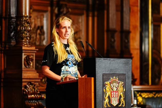 Sarah Stockmann Hamburger SV women, 22 GER, Hamburger SV promotion party, football, 2024 2025 season, 19 05 2025 GER, Hamburger SV promotion party, football, 2024 2025 season, 19 05 2025 Hamburg Copyright: xEibner-Pressefoto MarcelxvonxFehrnx EP_MFN